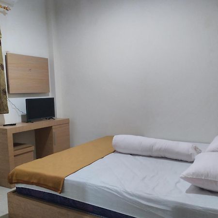Grha Raf Homestay Makale Esterno foto