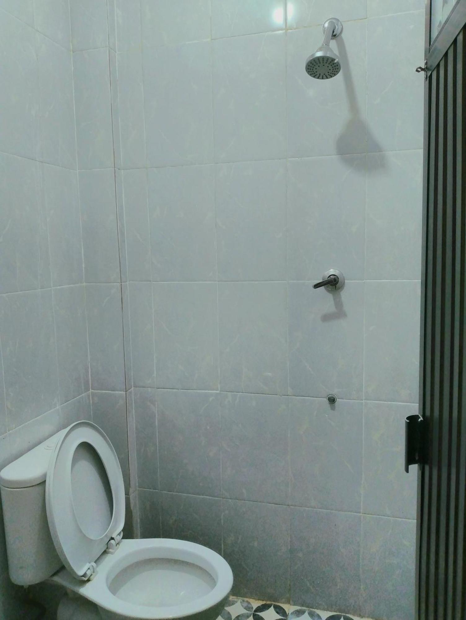 Grha Raf Homestay Makale Esterno foto
